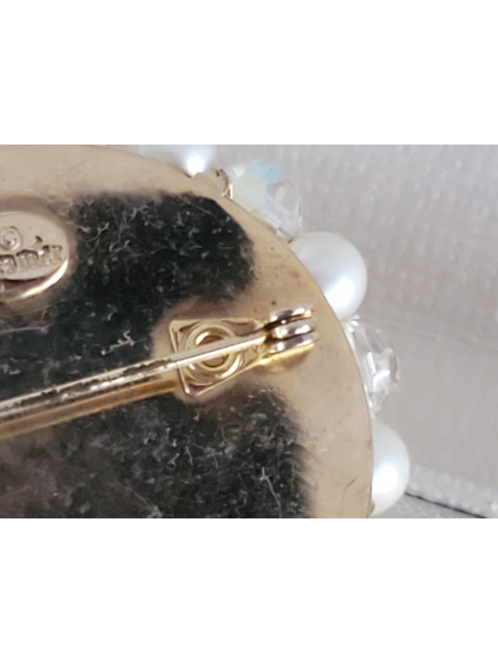 Vintage Signed Kramer Pearl & Aurora Borealis Crystal Cluster Cha-Cha Brooch Pin - Picture 5 of 7